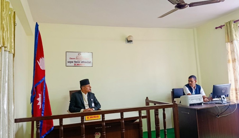 जिल्ला प्रशासन कार्यालय स्याङ्जामा इजलास कक्षबाट मुद्दाको सुनुवाई सुरु।